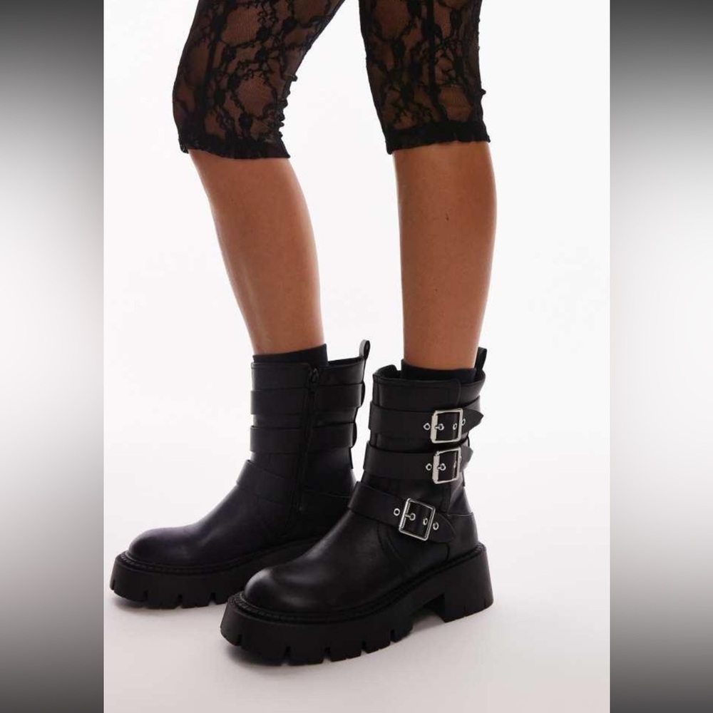 Topshop Black Moto Boots with Buckles - Picture 2 of 6